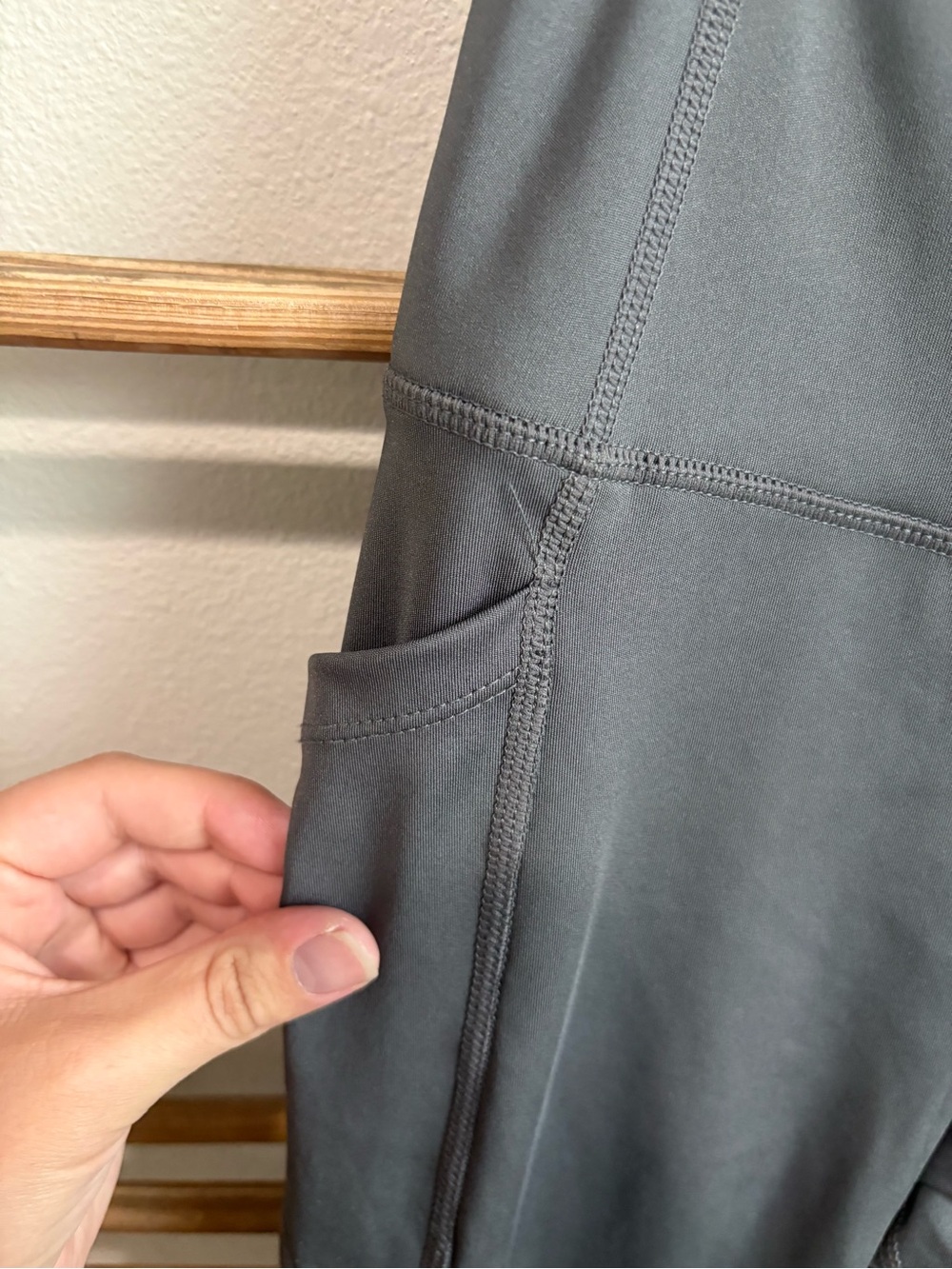Kay Unger Grey Leggings Size Medium - Picture 5 of 8